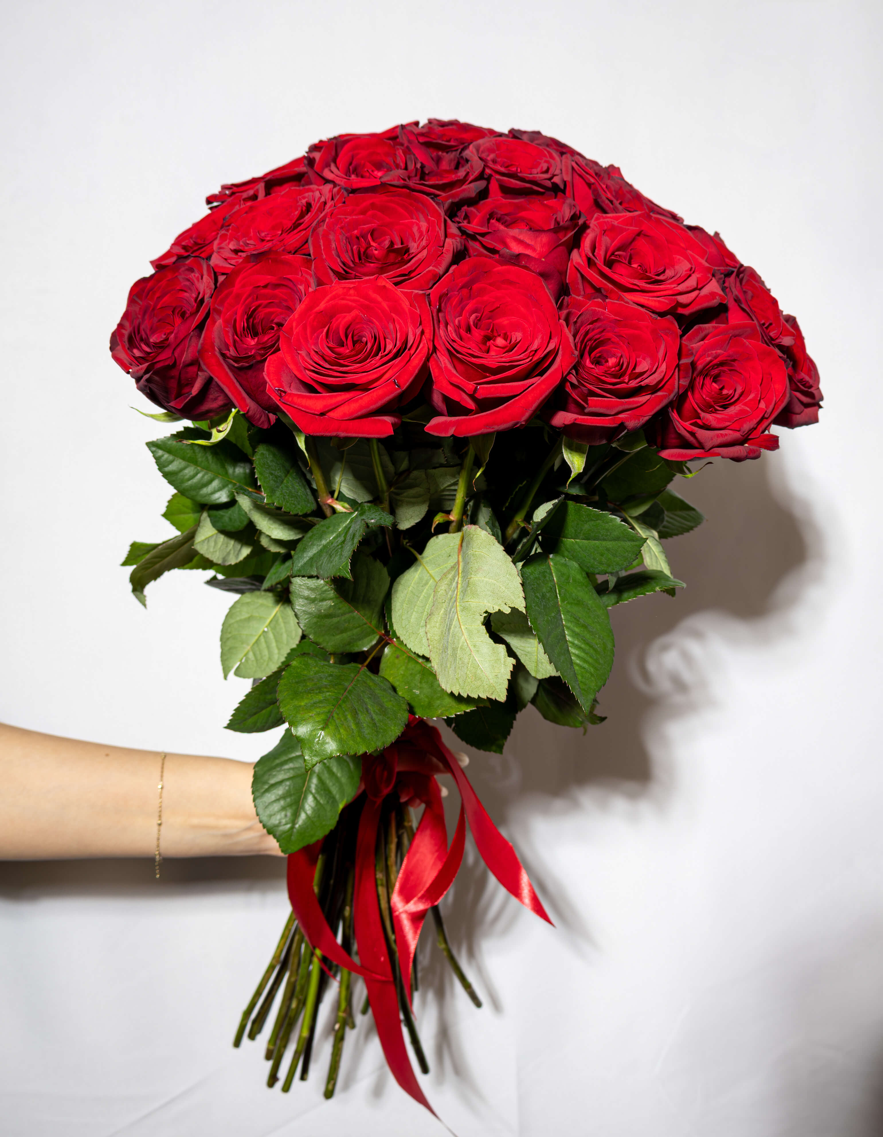 Թավշյա Կարմիր Վարդերի Փունջ - Thumbnail 1 of 3 | Flowers Theory