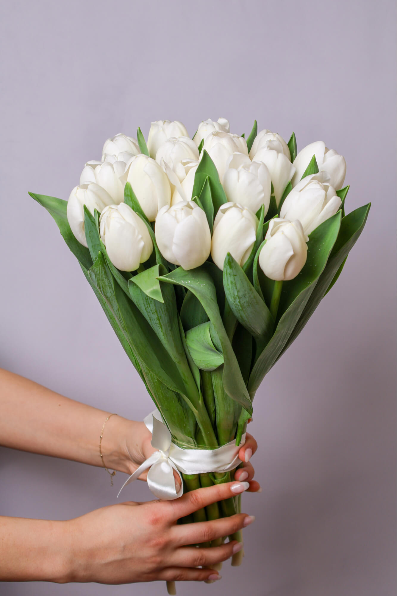 Букет Белых Тюльпанов - Thumbnail 1 of 3 | Flowers Theory