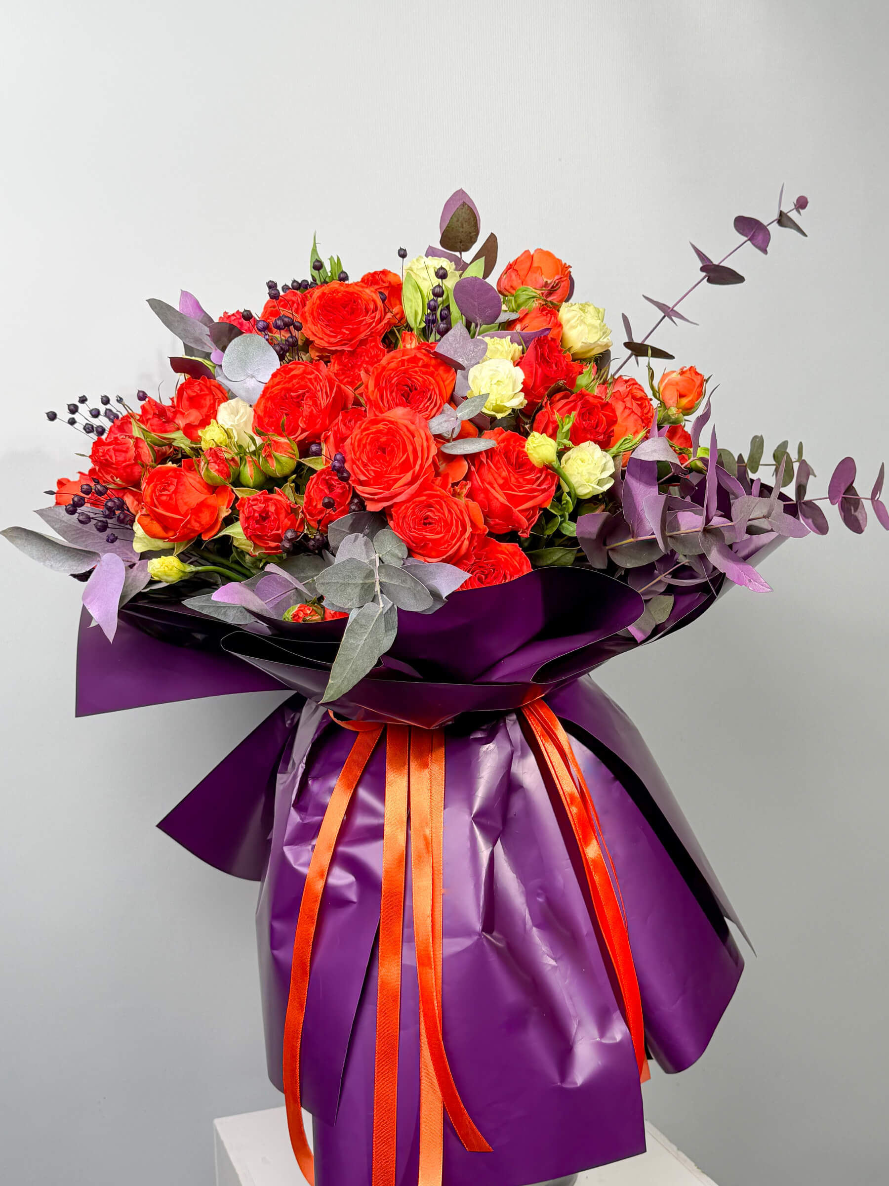 «Sunset Bloom» Ծաղկեփունջ – Սպիտակ և Նարնջագույն Վարդեր - Thumbnail 3 of 3 | Flowers Theory