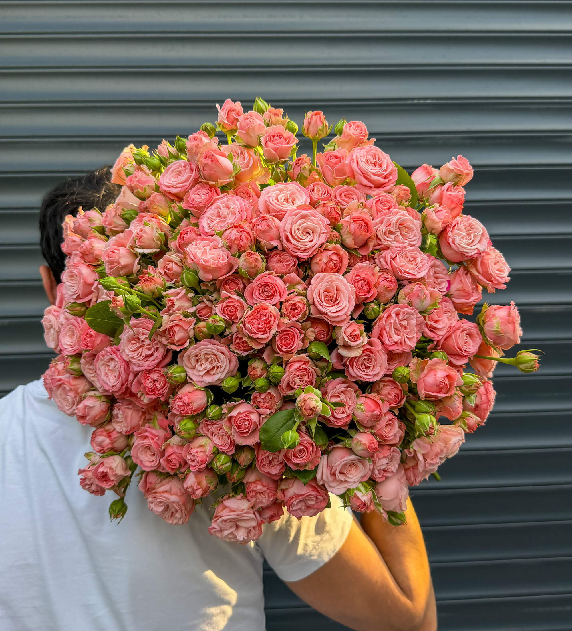 Pink roses in a large and delicate beautiful bouquet - Thumbnail 1 of 3 | Flowers Theory